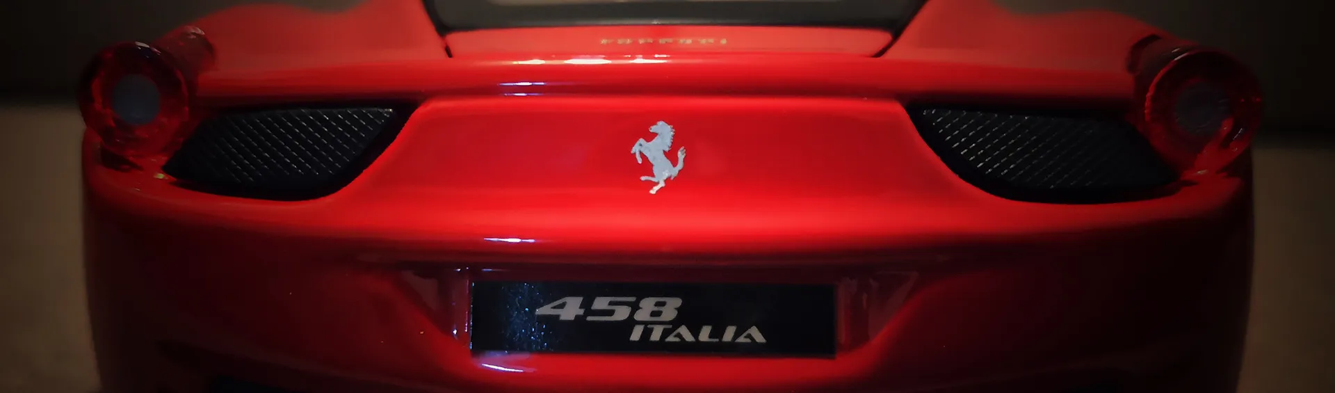 Ferrari Burago - dve razmere i dve serije