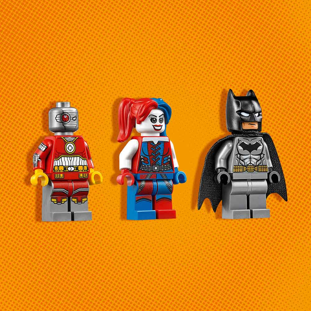 LEGO SUPER HEROES BATMAN GOTHAM CITY 