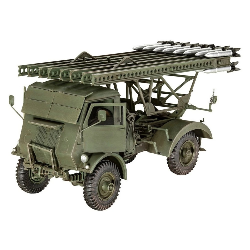 REVELL MAKETA BM-13-16 ON WOT 8 CHASSIS 