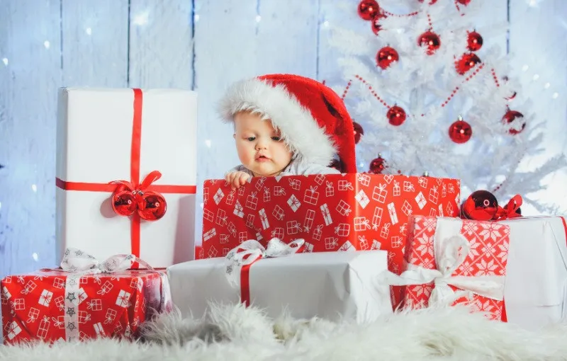 Kako odabrati najbolji poklon za bebe do godinu dana starosti?