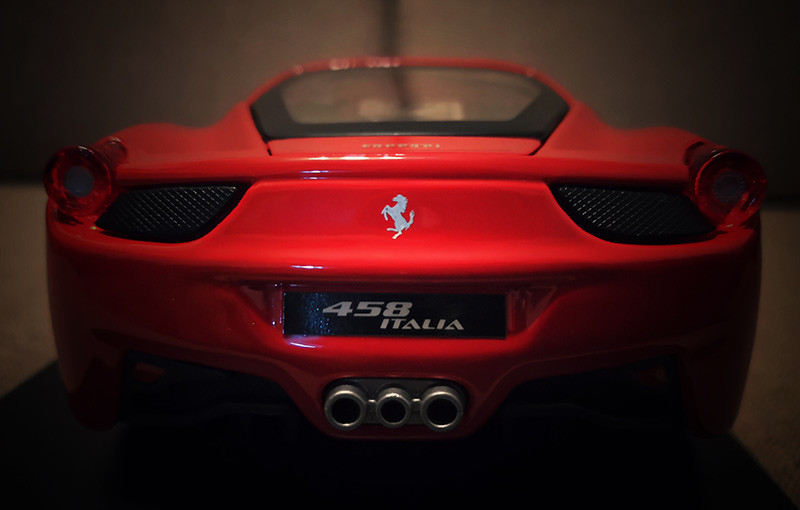 Ferrari Burago - dve razmere i dve serije