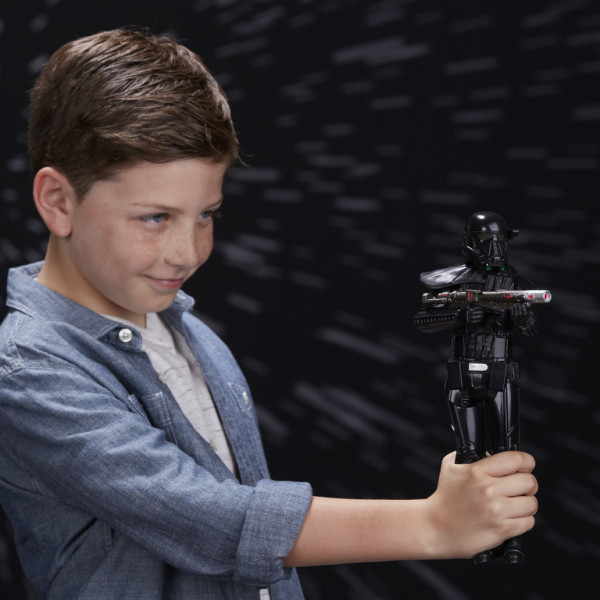STAR WARS ELEKTRONSKA FIGURA ASST