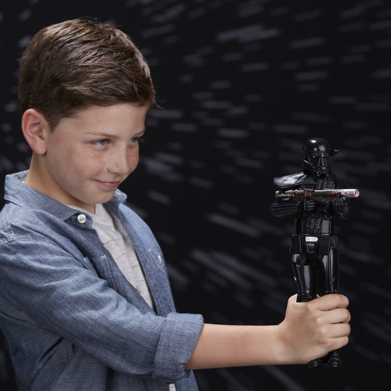 STAR WARS ELEKTRONSKA FIGURA ASST