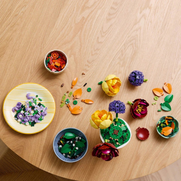 LEGO BOTANICALS FLOWER ARRANGEMENT 