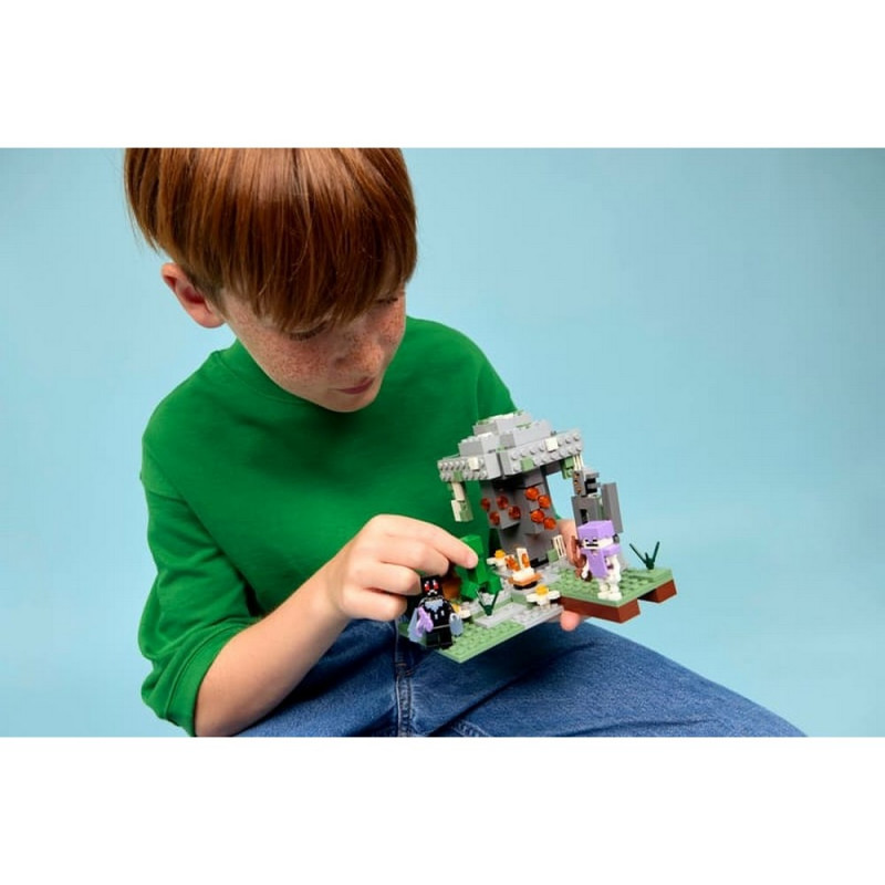 LEGO MINECRAFT THE PALE GARDEN 