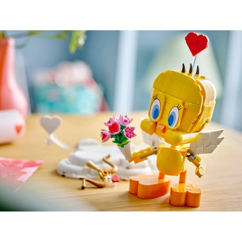 LEGO LOONEY TUNES SWEETHEART TWEETY BIRD 
