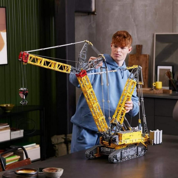 LEGO TECHNIC LIEBHERR CRAWLER CRANE LR 13000 