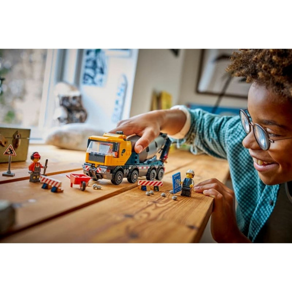 LEGO CITY CEMENT MIXER 