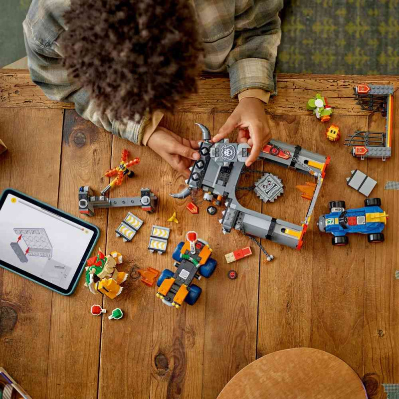 LEGO SUPER MARIO KART BOWSERS CASTLE