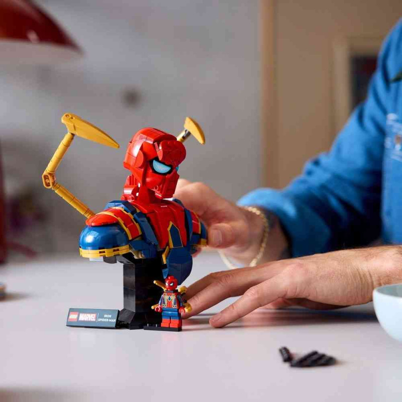 LEGO SUPER HEROES IRON SPIDERMAN BUST