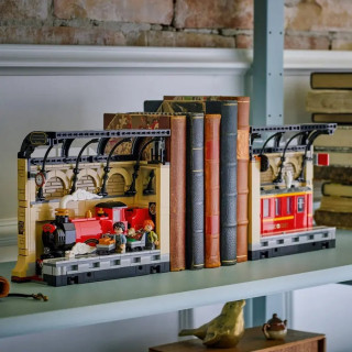 LEGO HARRY POTTER TM BOOK NOOK: HOGWARTS EXPRESS 