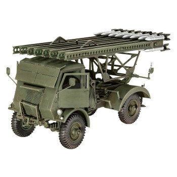 REVELL MAKETA BM-13-16 ON WOT 8 CHASSIS 