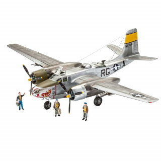 REVELL MAKETA A-26B INVADER 