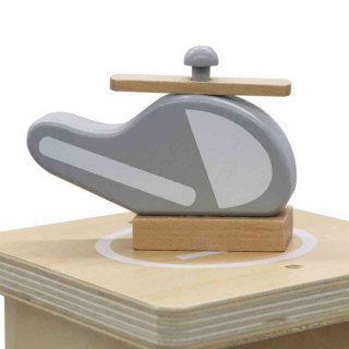 VELIKA DRVENA GARAŽA SA PARKINGOM I LIFTOM + AUTOMOBILI 